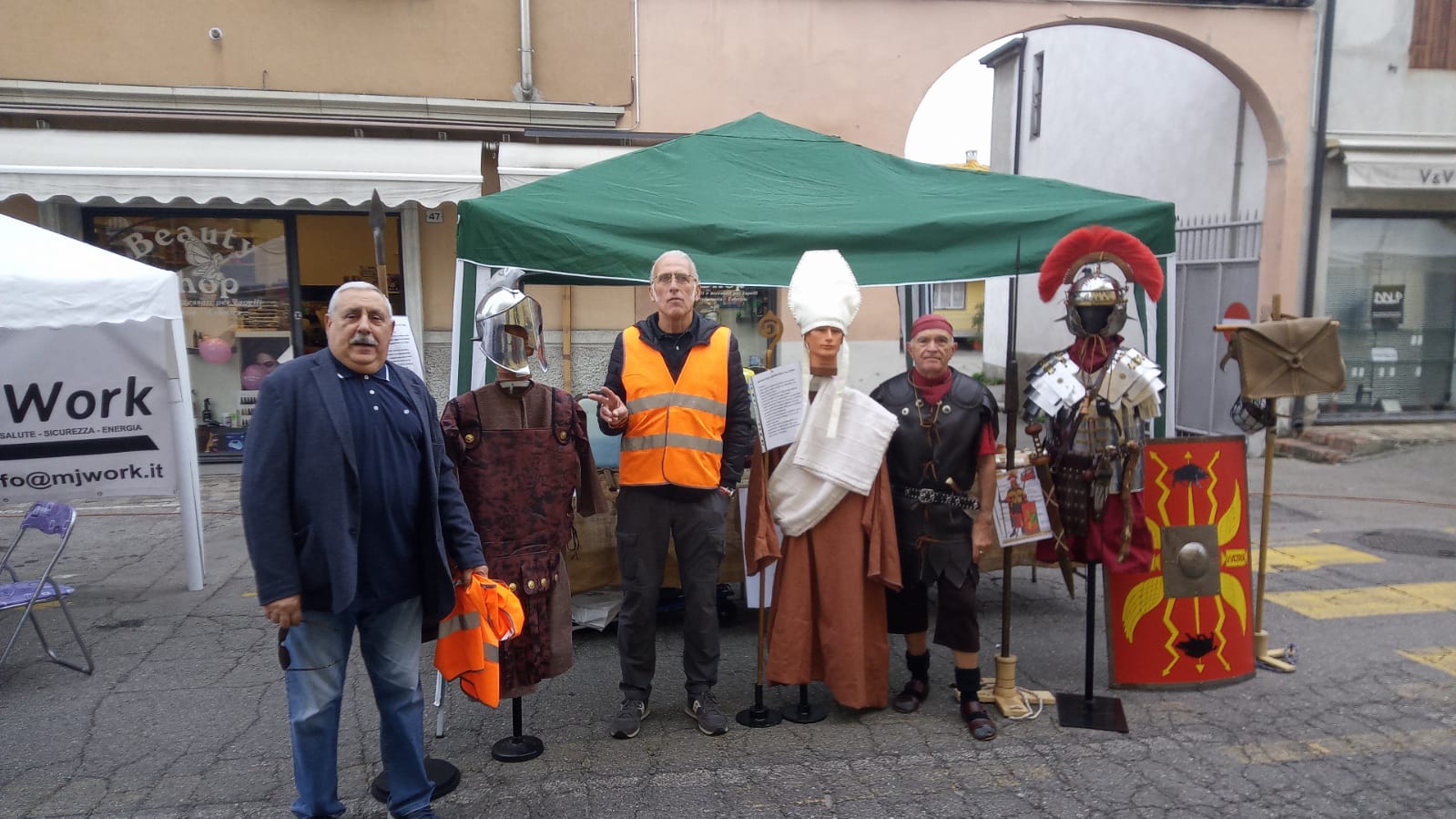 92b921f8-7f2c-4ac5-8b8c-511b71f7f2d1